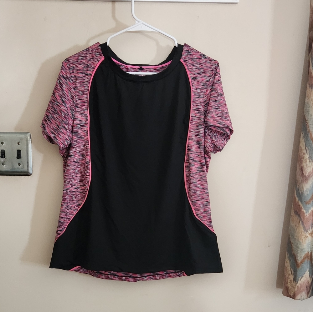 🎉 Pink & Black Work Out Tee